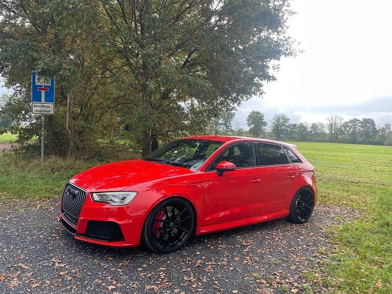 Gebraucht Audi RS3 Sport 367 PS (269 kW) 2015 Rot Limousine