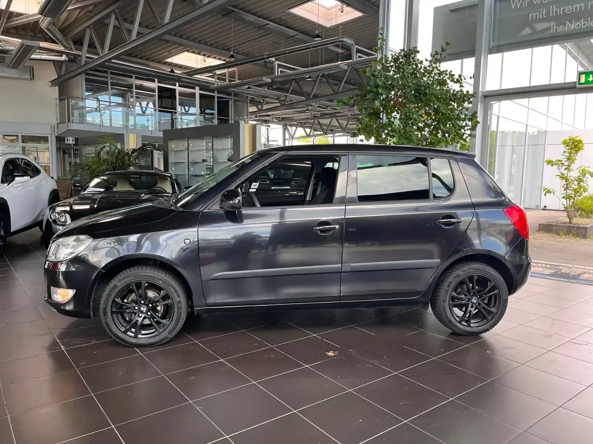 Gebraucht Skoda Fabia Fresh 86 PS (63 kW) 2013 Schwarzmagic perleffekt Limousine