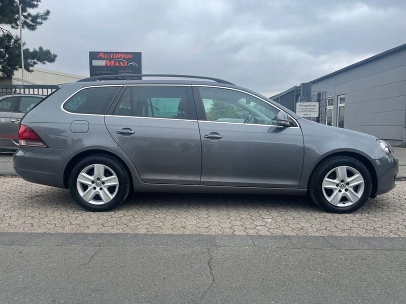 Gebraucht VW Golf VI Comfortline 105 PS (77 kW) 2010 Grau Kleinwagen