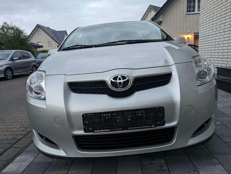 Silber Gebraucht 2008 Toyota Auris Luna Limousine | 4.300 € (Fairer Preis) - Bild 1/4