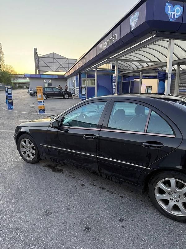 Gebraucht Mercedes C220 2001 Schwarz Limousine