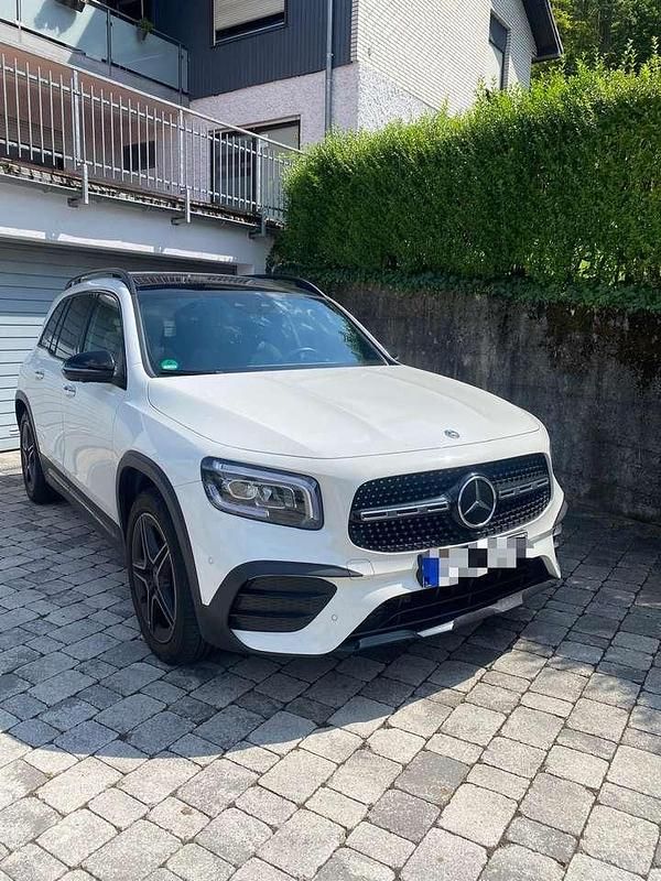 Weiß Gebraucht 2020 Mercedes GLB250 SUV | 36.900 € (Etwas zu teuer) - Bild 1/4