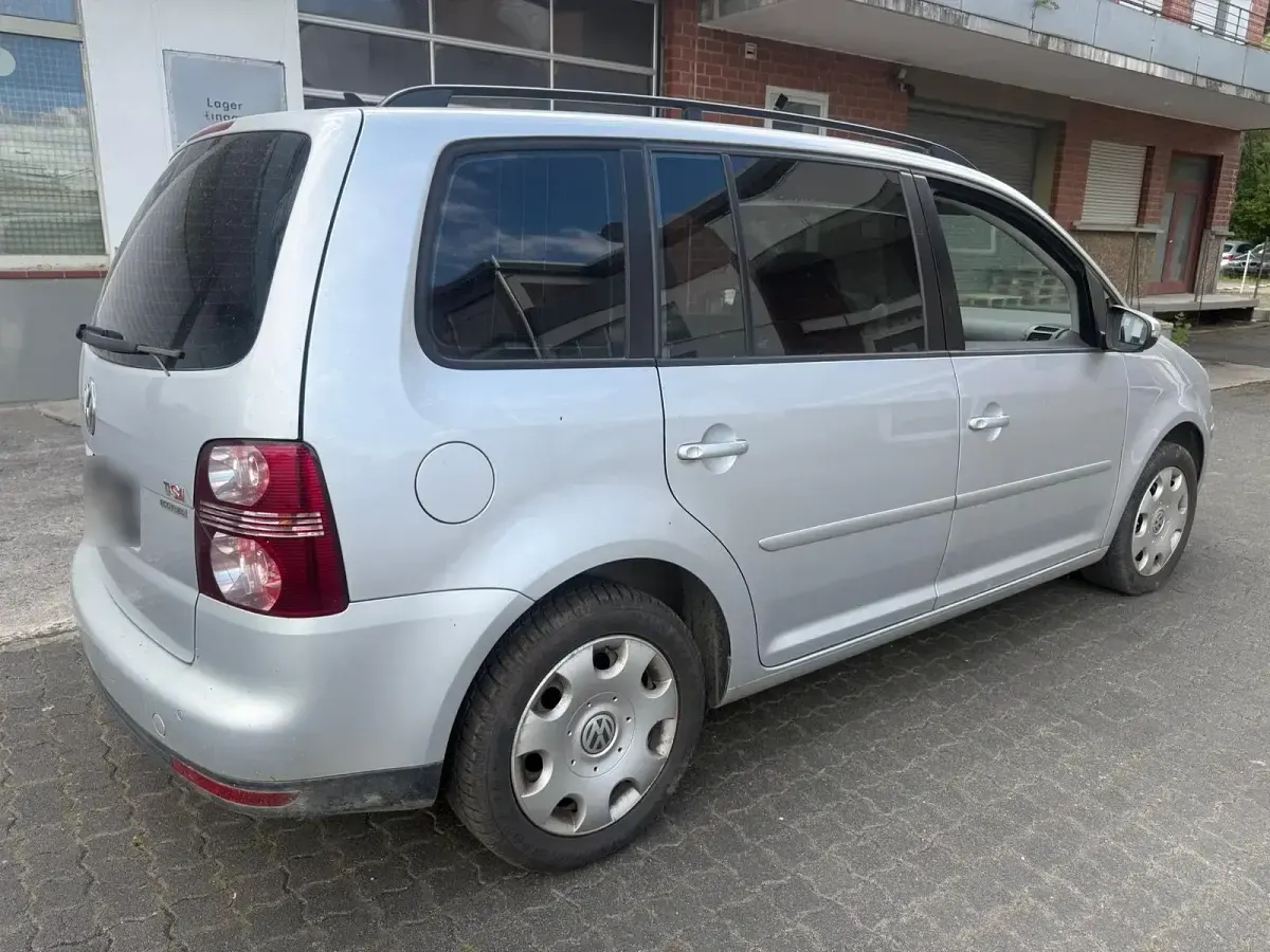 Gebraucht VW Touran 140 PS (102 kW) 2009 Silber Van / Kleinbus