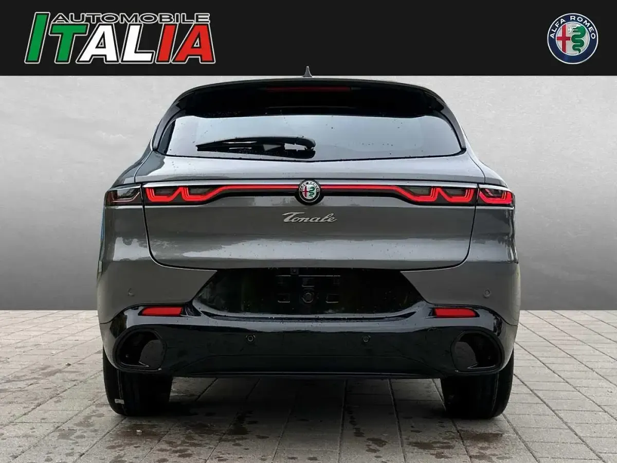 Gebraucht Alfa Romeo Tonale Veloce 160 PS (117 kW) 2025 Grau (grigio vesuvio) SUV