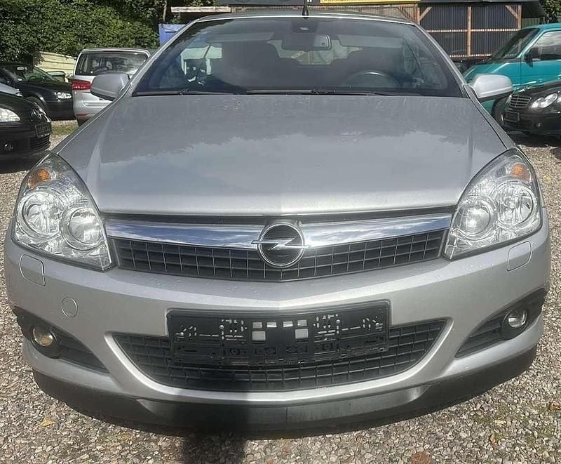 Gebraucht Opel Astra Cabriolet 140 PS (102 kW) 2009 Silber Cabrio