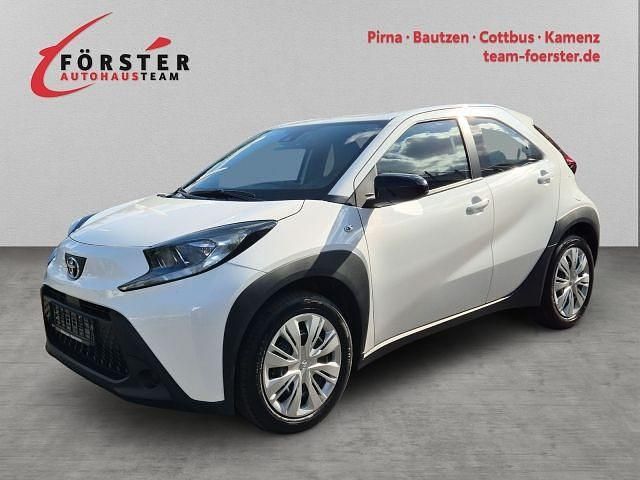 Weiß Gebraucht 2025 Toyota Aygo X Business Edition SUV | 15.990 € (Fairer Preis) - Bild 1/4
