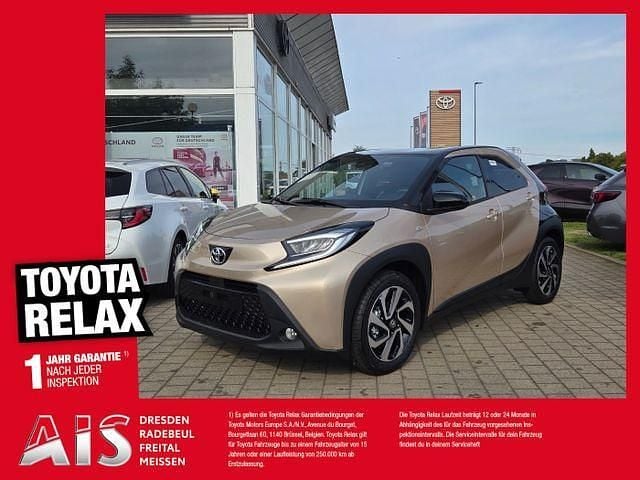 Juniper blue / night sky black Neu 2025 Toyota Aygo Kleinwagen | 17.990 € - Bild 1/3