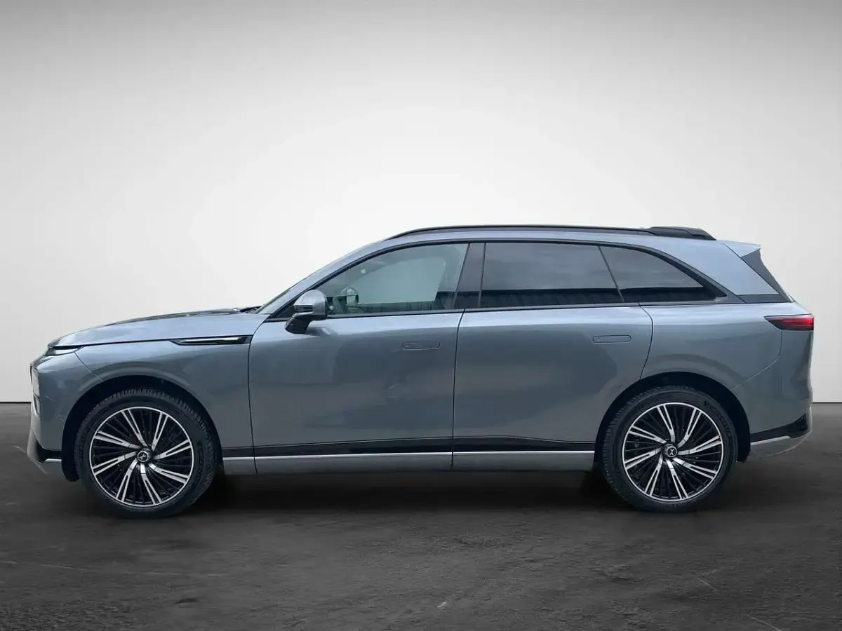 Neu XPENG G9 AWD Performance 422 kW (575 PS) 2026 Graphite gray SUV