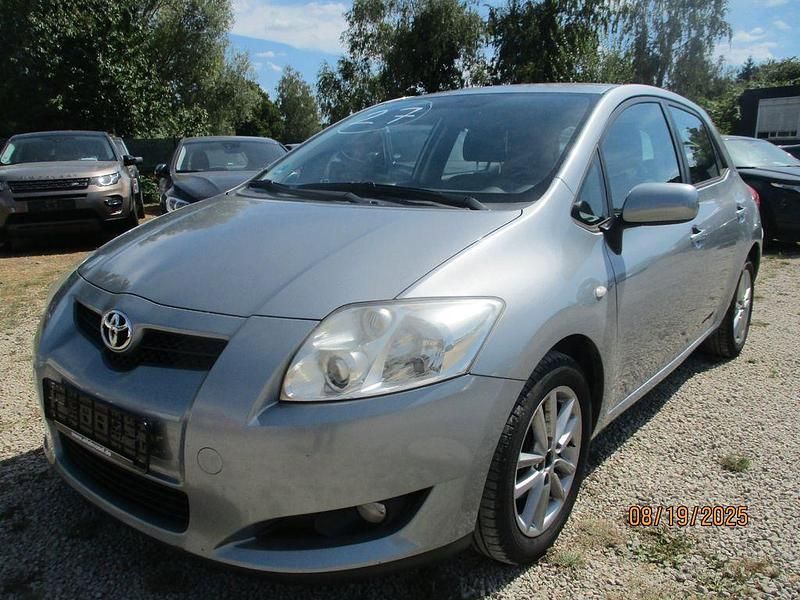 Grau Gebraucht 2008 Toyota Auris Team Limousine | 3.450 € (Guter Preis) - Bild 1/4