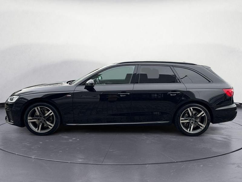 Gebraucht Audi A4 S-Line 163 PS (119 kW) 2022 Mythosschwarz metallic Kombi