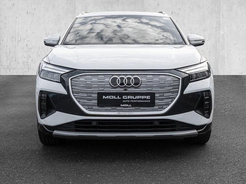 Gebraucht Audi e-tron 150 kW (204 PS) 2023 Gletscherweiß (metallic) SUV