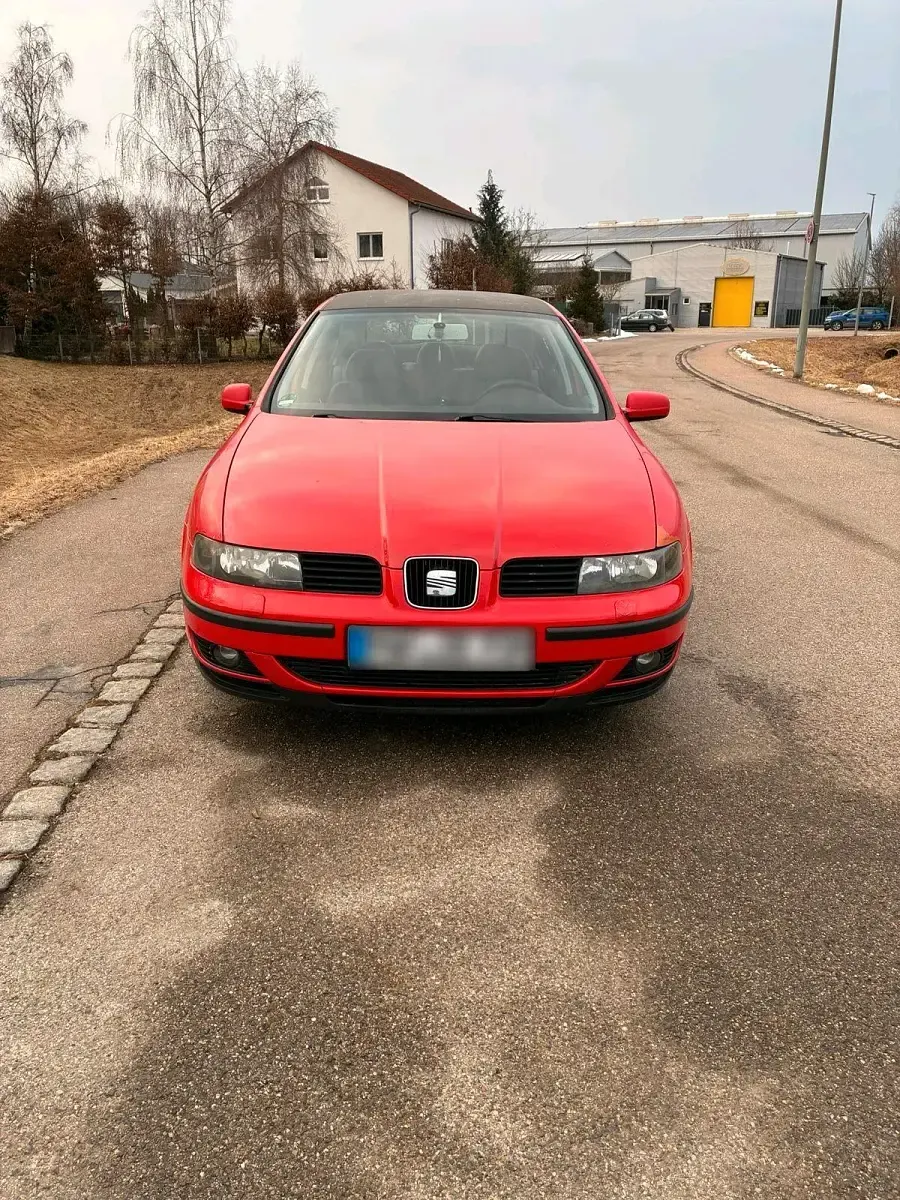 Usata Seat Leon 125 CV (91 kW) 2000 Rosso Utilitaria