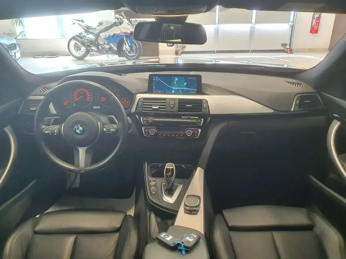 Gebraucht BMW 320 M Sport 190 PS (139 kW) 2019 Saphirschwarz Limousine