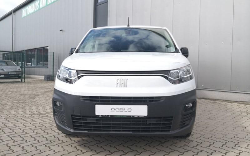 Weiß Gebraucht 2023 Fiat Doblò Van / Kleinbus | 24.990 € (Etwas zu teuer) - Bild 1/4
