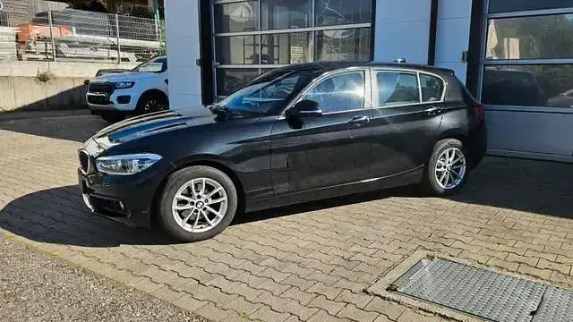 Gebraucht BMW 120 Advantage 190 PS (139 kW) 2017 Schwarz Limousine