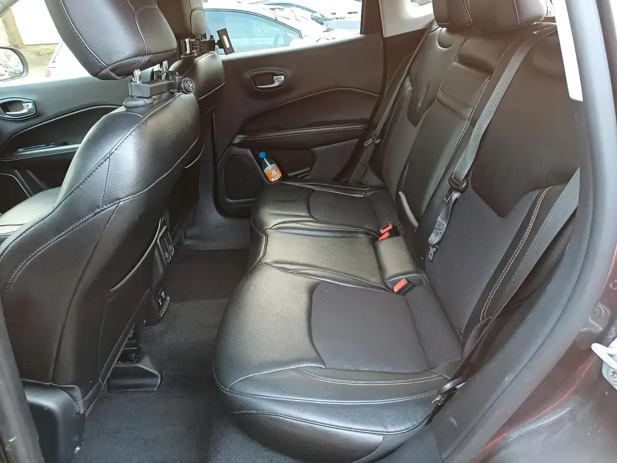 Gebraucht Jeep Compass 170 PS (125 kW) 2018 Grau SUV