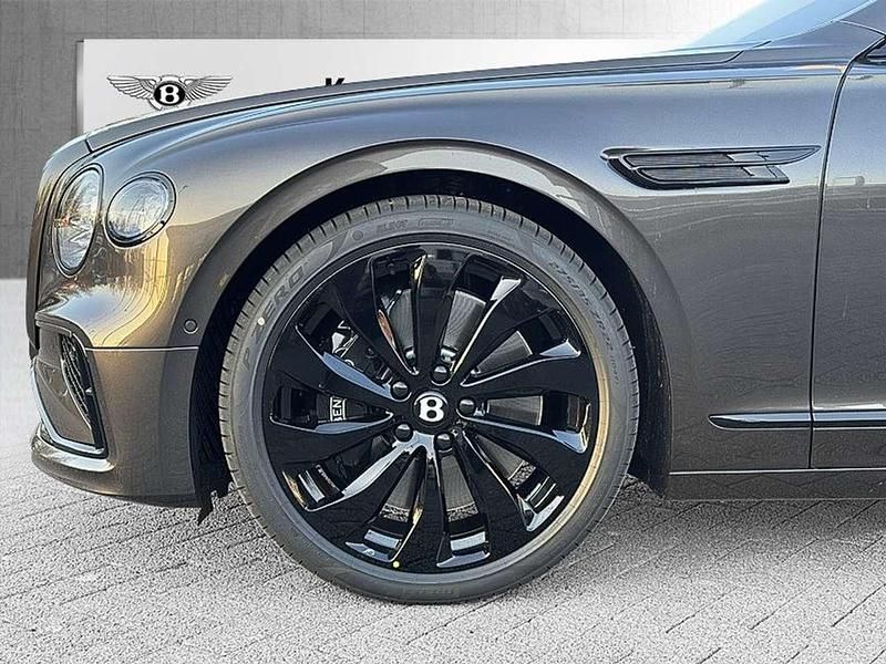 Gebraucht Bentley Flying Spur 680 PS (500 kW) 2026 Braun Limousine