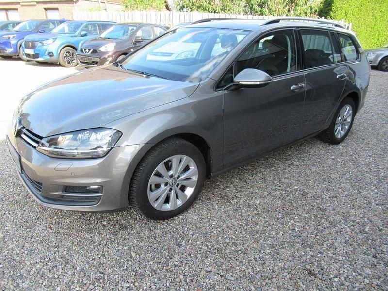 Grau Gebraucht 2016 VW Golf VII Comfortline Kombi | 12.950 € (Fairer Preis) - Bild 1/4