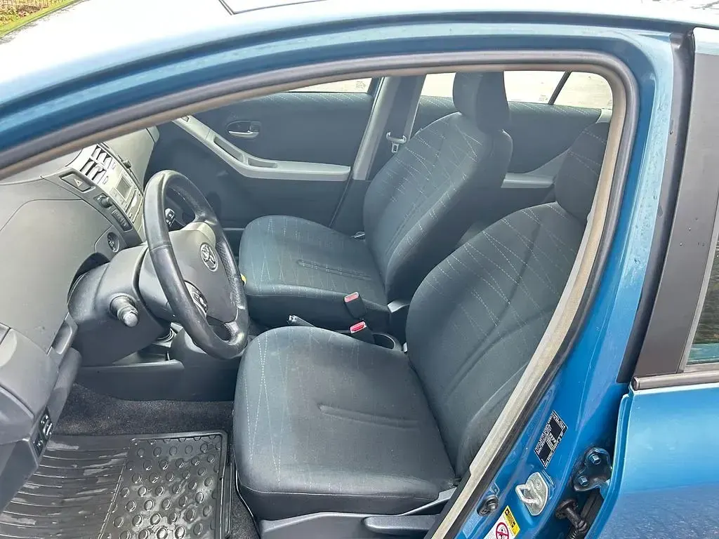Gebraucht Toyota Yaris Executive 87 PS (63 kW) 2006 Blau Limousine