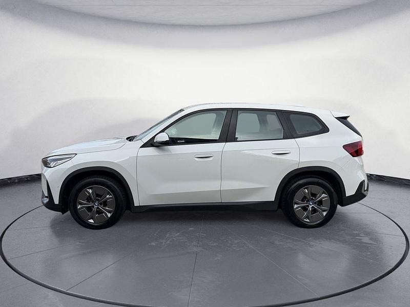 Gebraucht BMW iX1 Performance 230 kW (313 PS) 2023 Alpinweiß uni SUV