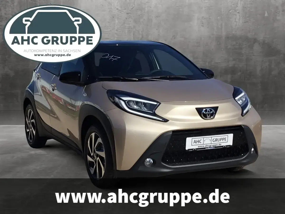 Gebraucht Toyota Aygo X Touch 72 PS (52 kW) 2025 Beige SUV