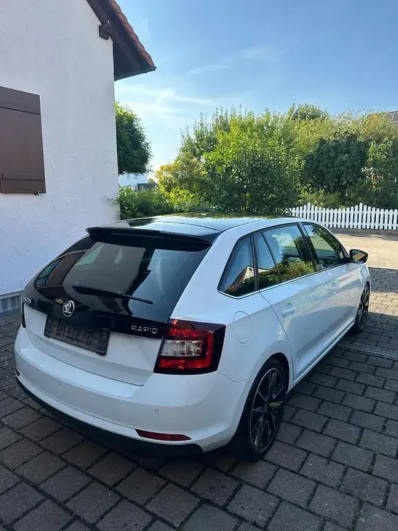 Gebraucht Skoda Rapid Drive 125 PS (91 kW) 2018 Weiß Kleinwagen