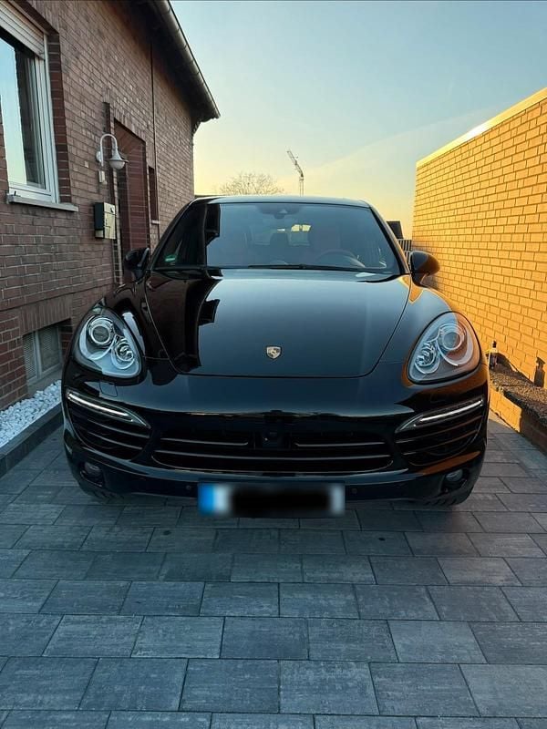 Second-hand Porsche Cayenne Platinum Edition 2014 Negru SUV