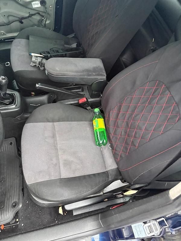 Andere farben Gebraucht 2002 VW Golf IV Kleinwagen | 300 € - Bild 1/4