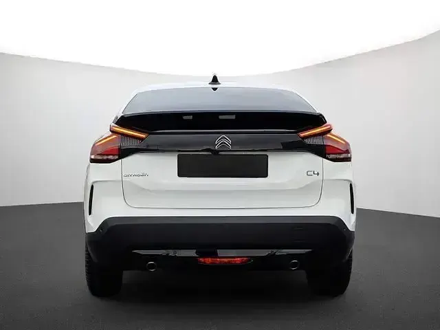 Używany Citroën C4 PureTech 131 KM (96 kW) 2023 Biały SUV