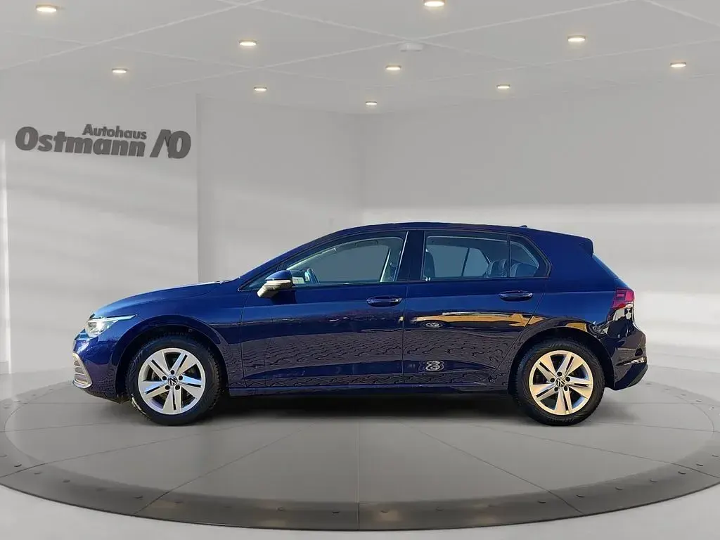 Gebraucht VW Golf VIII Life 150 PS (110 kW) 2022 Blau Limousine