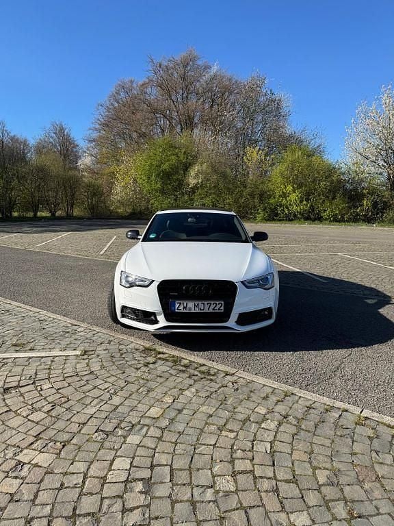 Gebraucht Audi A5 Competition 177 PS (130 kW) 2013 Weiß Coupé