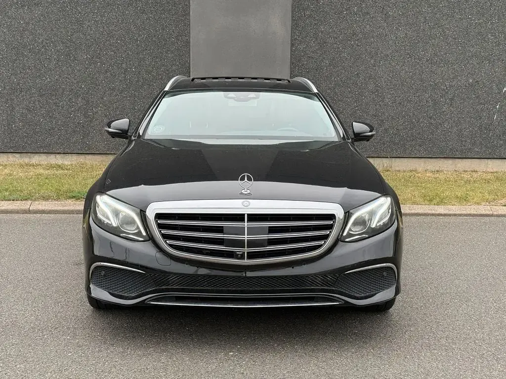 Gebraucht Mercedes E350 258 PS (189 kW) 2017 Schwarz Limousine