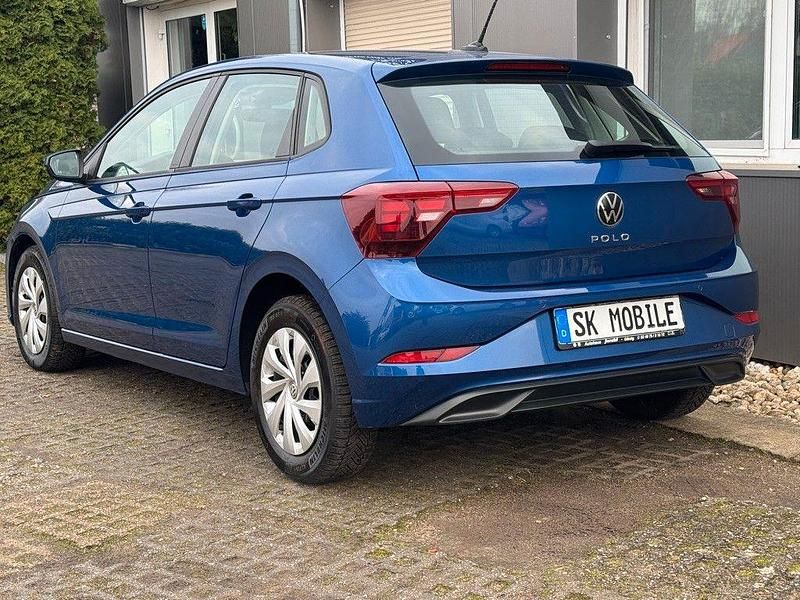 Gebraucht VW Polo Basis 80 PS (58 kW) 2022 Blau Limousine