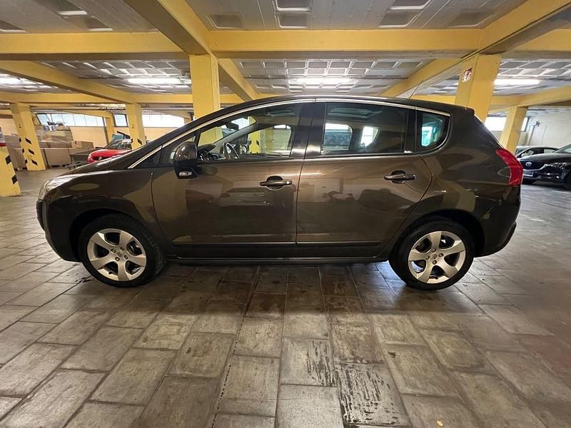 Gebraucht Peugeot 3008 Premium 156 PS (114 kW) 2009 Braun Van / Kleinbus