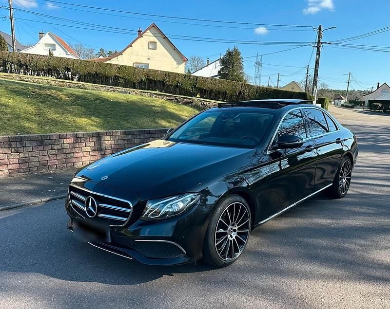 Gebraucht Mercedes E220 194 PS (142 kW) 2019 Schwarz Limousine