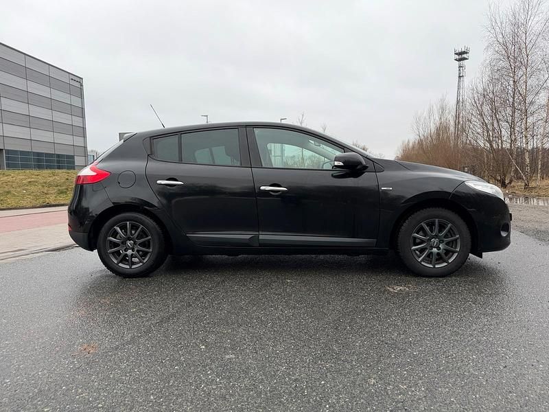 Gebraucht Renault Mégane 106 PS (77 kW) 2010 Schwarz Limousine