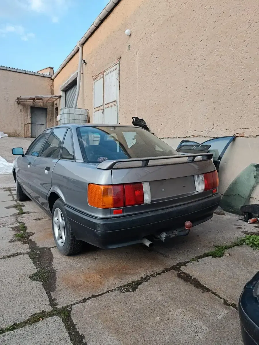Gebraucht Audi 80 70 PS (51 kW) 1991 Grau Limousine