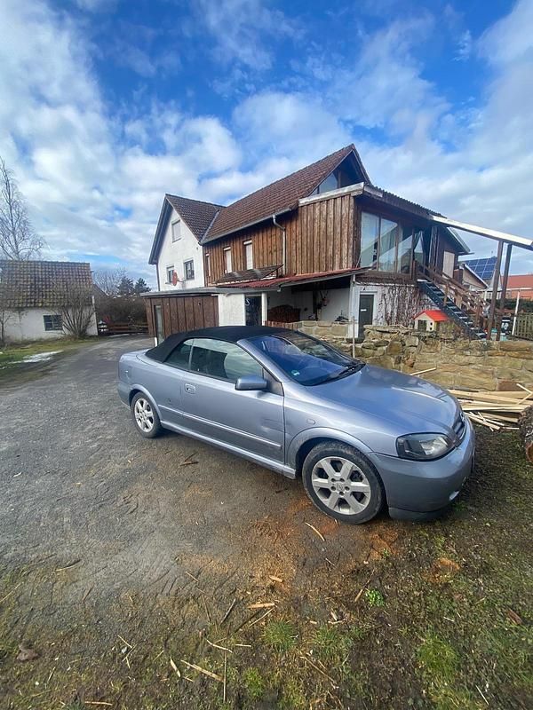 Gebraucht Opel Astra Cabriolet 150 PS (110 kW) 2003 Silber Cabrio