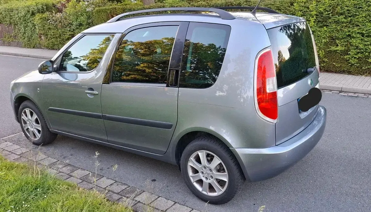 Gebraucht Skoda Roomster Plus Edition 90 PS (66 kW) 2012 Grau Van / Kleinbus