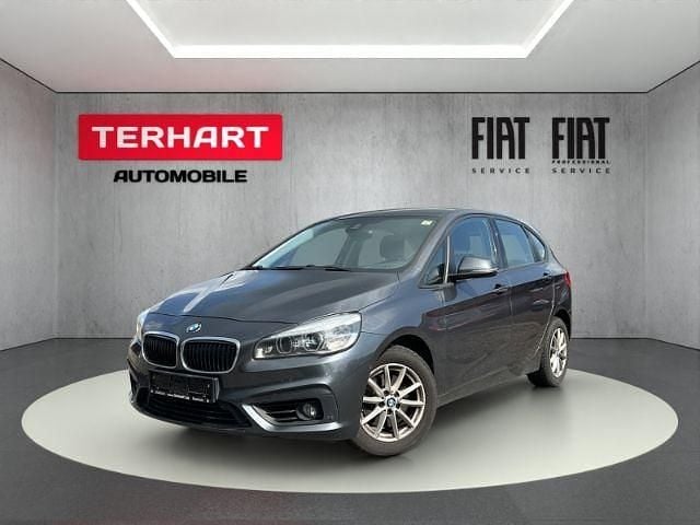 Mineralgrau metallic Gebraucht 2015 BMW 218 Active Tourer Van / Kleinbus | 10.987 € (Guter Preis) - Bild 1/4