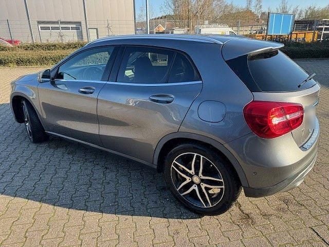Gebraucht Mercedes GLA200 136 PS (100 kW) 2014 Grau SUV
