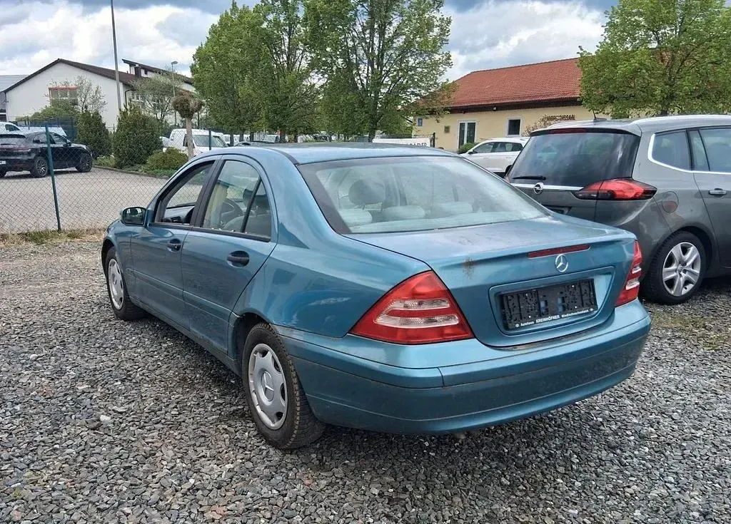 Gebraucht Mercedes C180 129 PS (94 kW) 2001 Blau Limousine