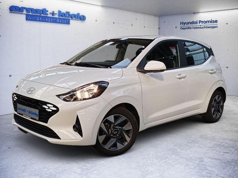 Weiß Gebraucht 2025 Hyundai i10 Trend Kleinwagen | 16.990 € (Teuer) - Bild 1/4