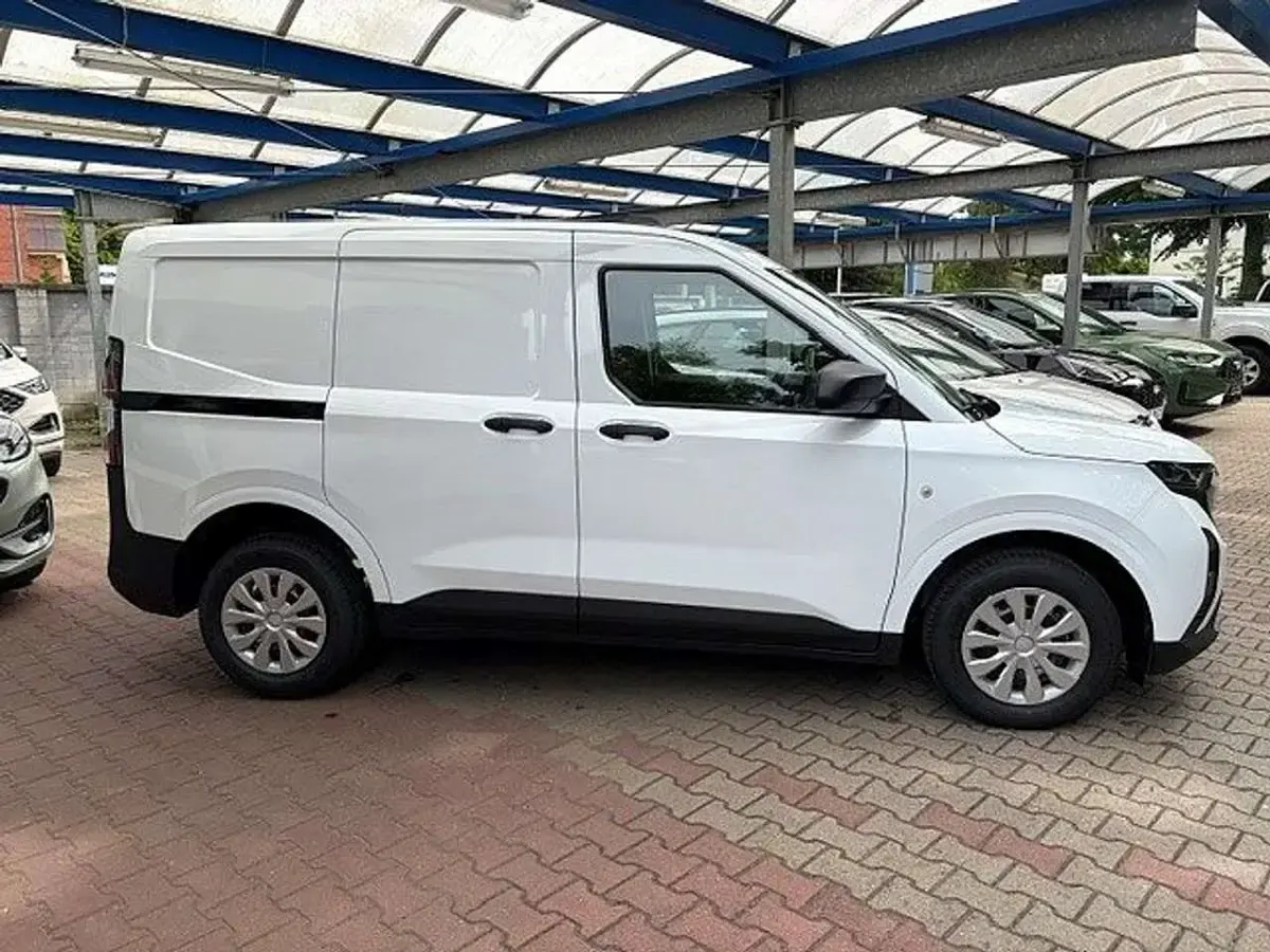 Neu Ford Transit Trend 101 PS (74 kW) 2026 Frostweiß Van / Kleinbus