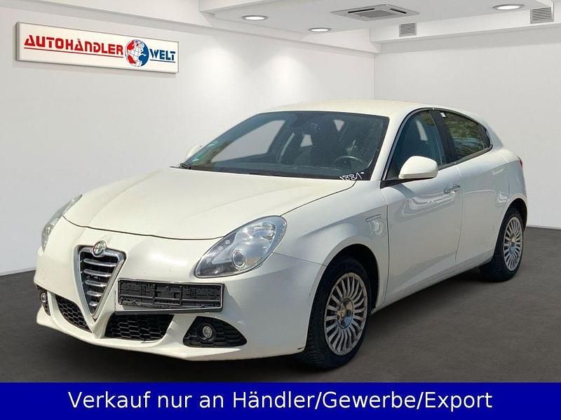 Weiß Gebraucht 2011 Alfa Romeo Giulietta Super Kleinwagen | 2.999 € (Superpreis) - Bild 1/3