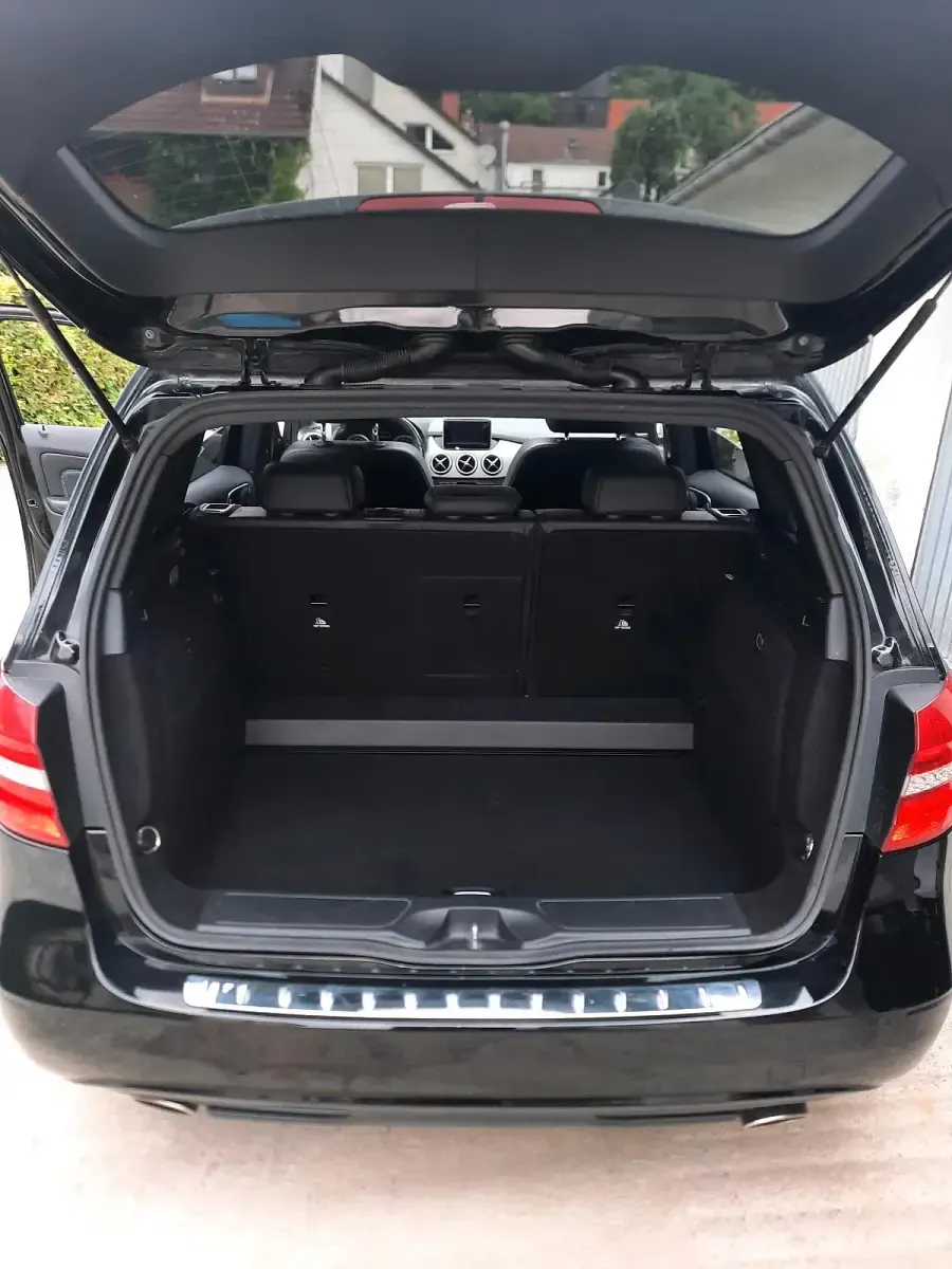 Gebraucht Mercedes B250 211 PS (155 kW) 2013 Schwarz Kleinwagen