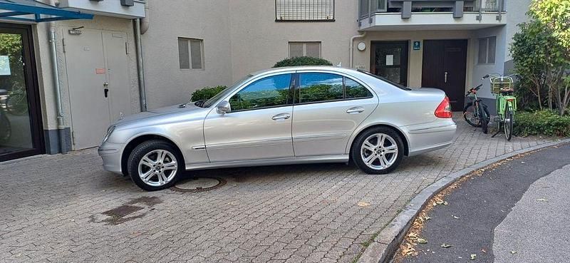 Gebraucht Mercedes E200 Avantgarde 184 PS (135 kW) 2007 Silber Limousine