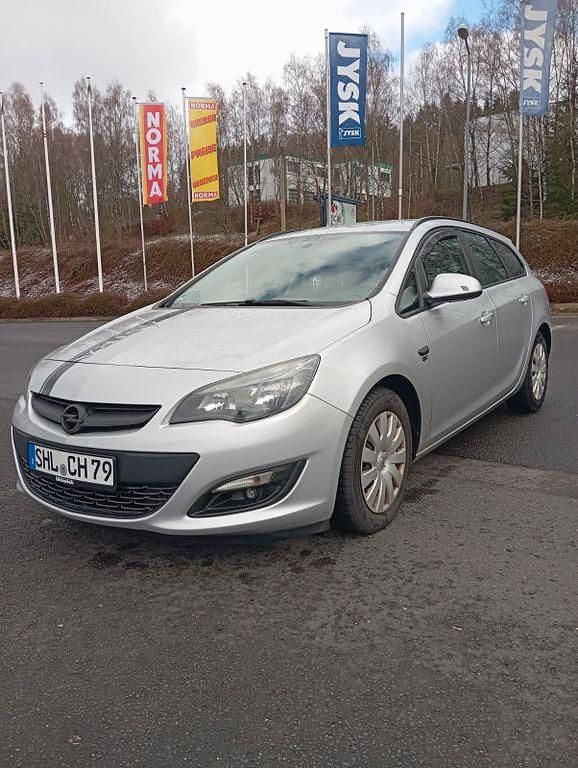Gebraucht Opel Astra Edition 110 PS (80 kW) 2014 Silber Kombi