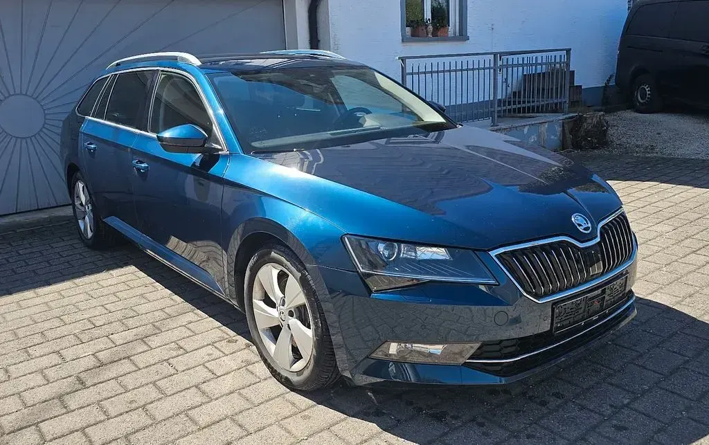Gebraucht Skoda Superb Style 280 PS (205 kW) 2016 Blau Kombi