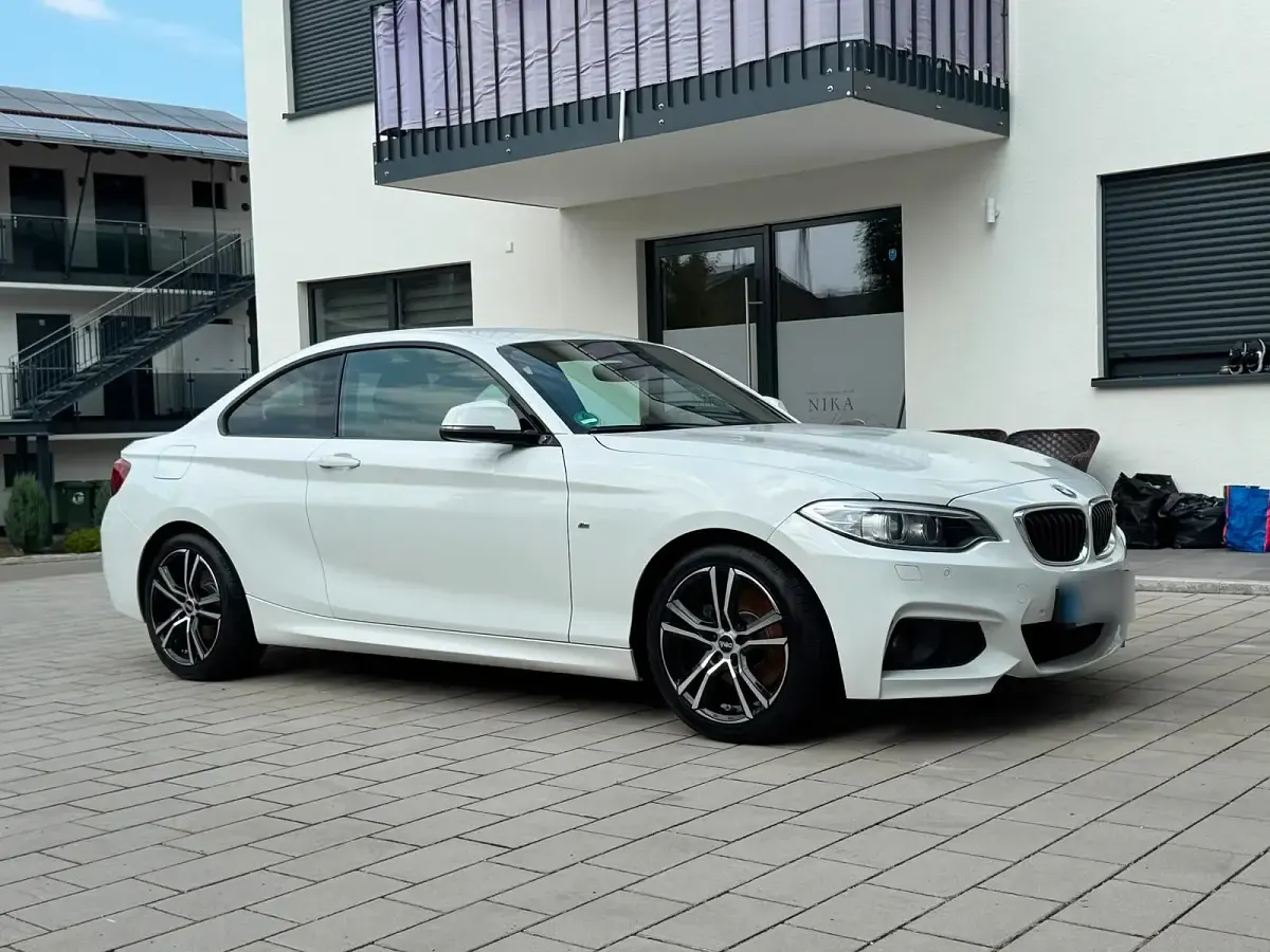 Gebraucht BMW 220 M Sport 190 PS (139 kW) 2015 Weiß Coupé